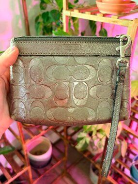 Coach Embossed Signature Leather Wristlet Metallic Pewter Zip Clutch Wallet